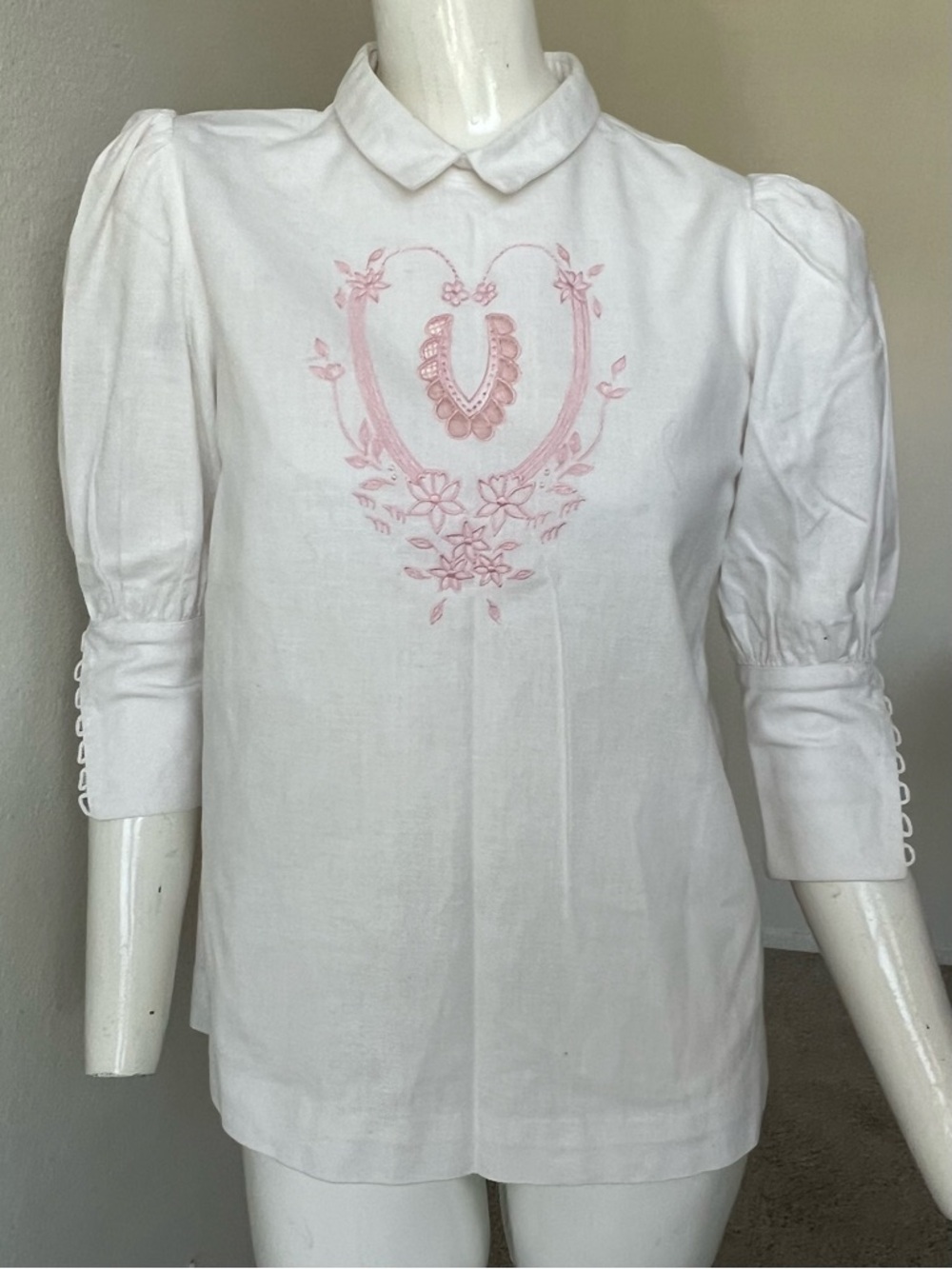 VINTAGE LINEN BLOUSE, EMBROIDERED BEAUTIFUL - Puff Sleeve Blouse - Picture 7 of 16